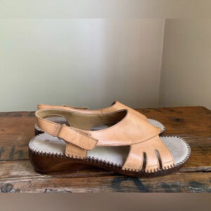 Naturalizer leather sandals